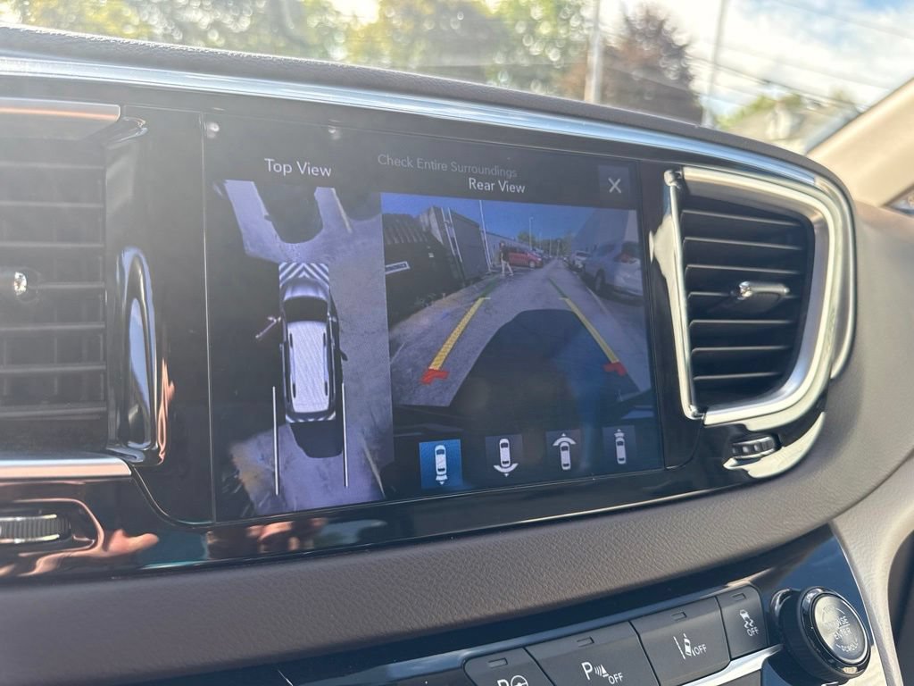 Used 2017 Chrysler Pacifica Touring-L Plus w/ Advanced Safetytec Group FWD image 32
