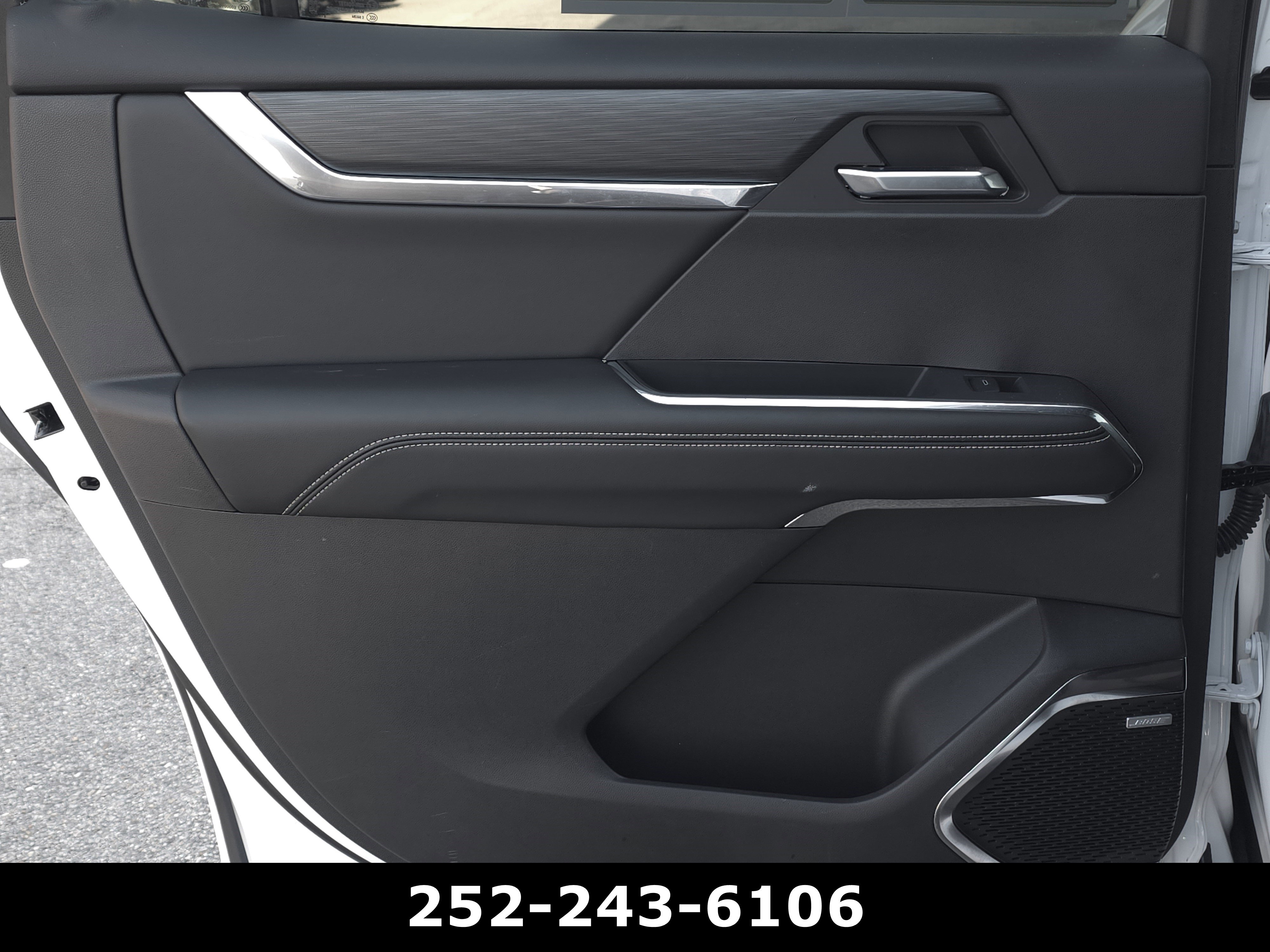 Used 2025 GMC Acadia Elevation FWD image 31