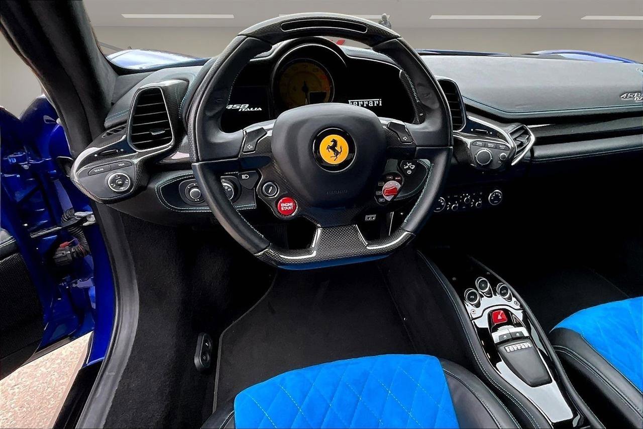 Used 2015 Ferrari 458 Italia Coupe image 9