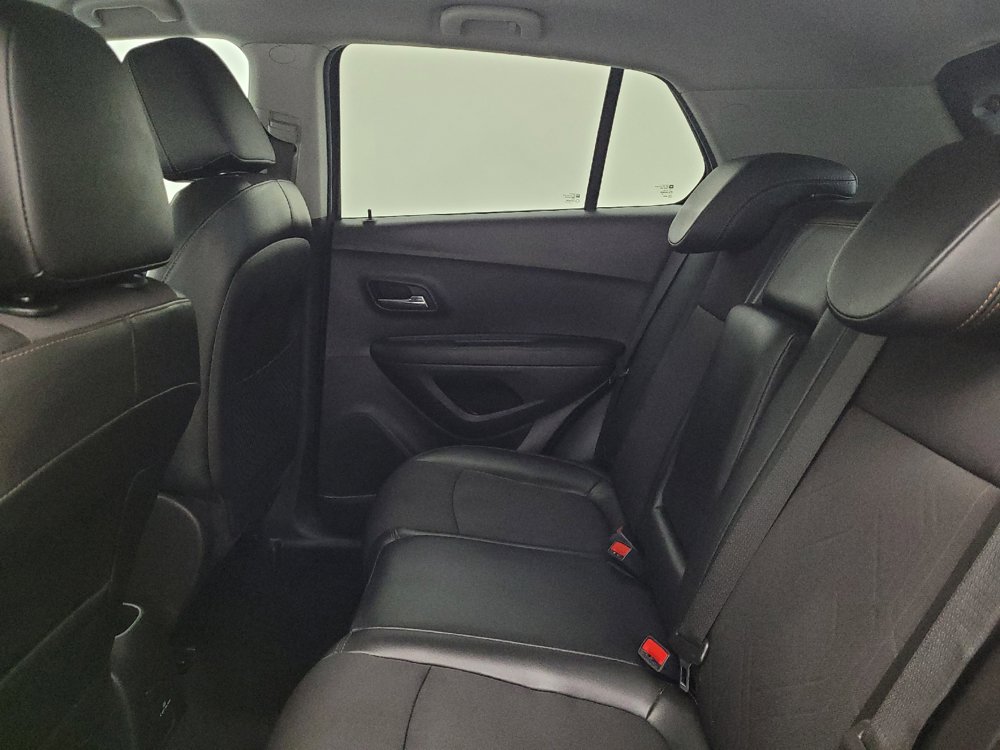 Used 2020 Chevrolet Trax LT w/ LT Convenience Package FWD image 18