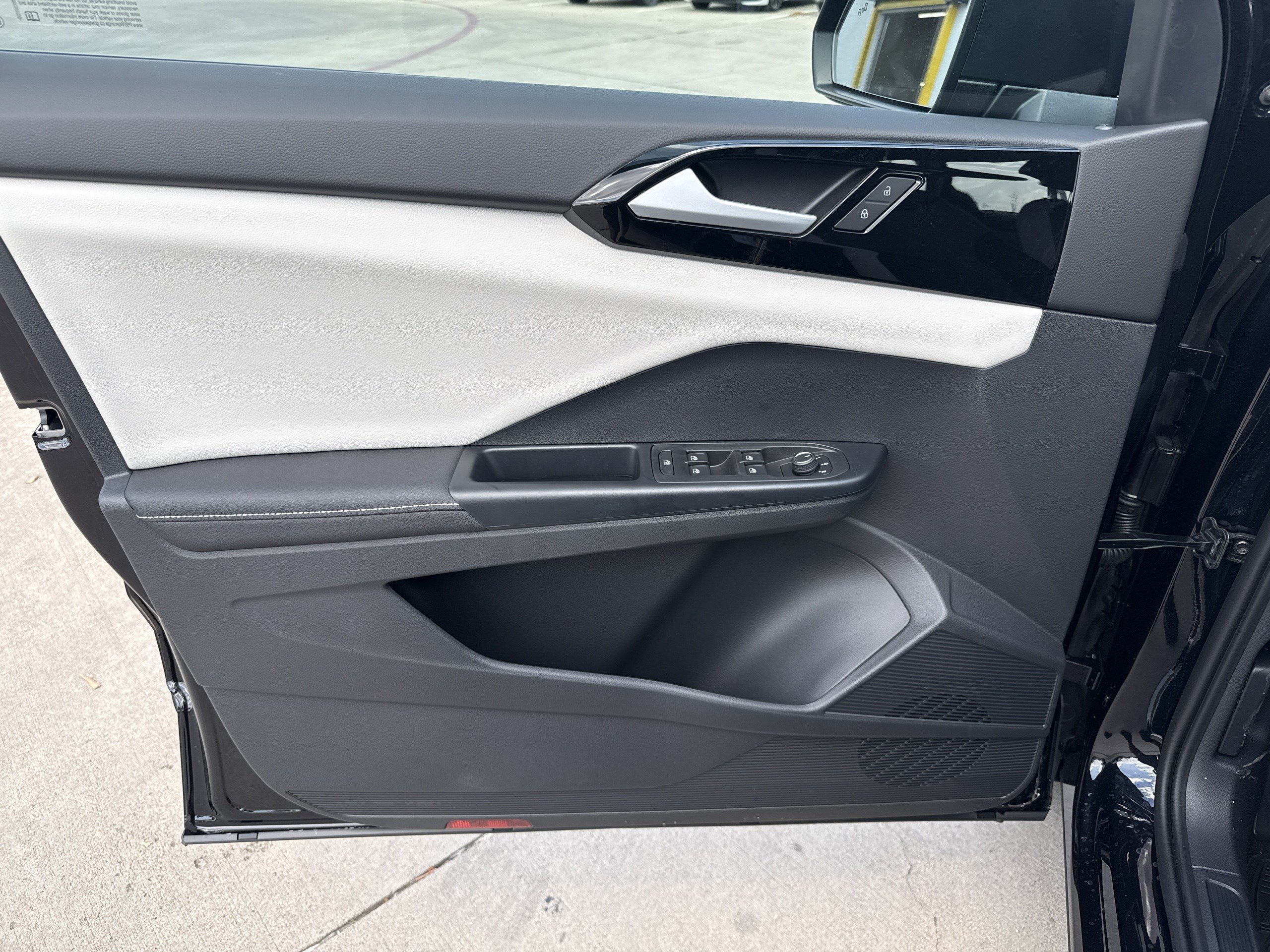 New 2027 Volkswagen Taos S FWD image 10