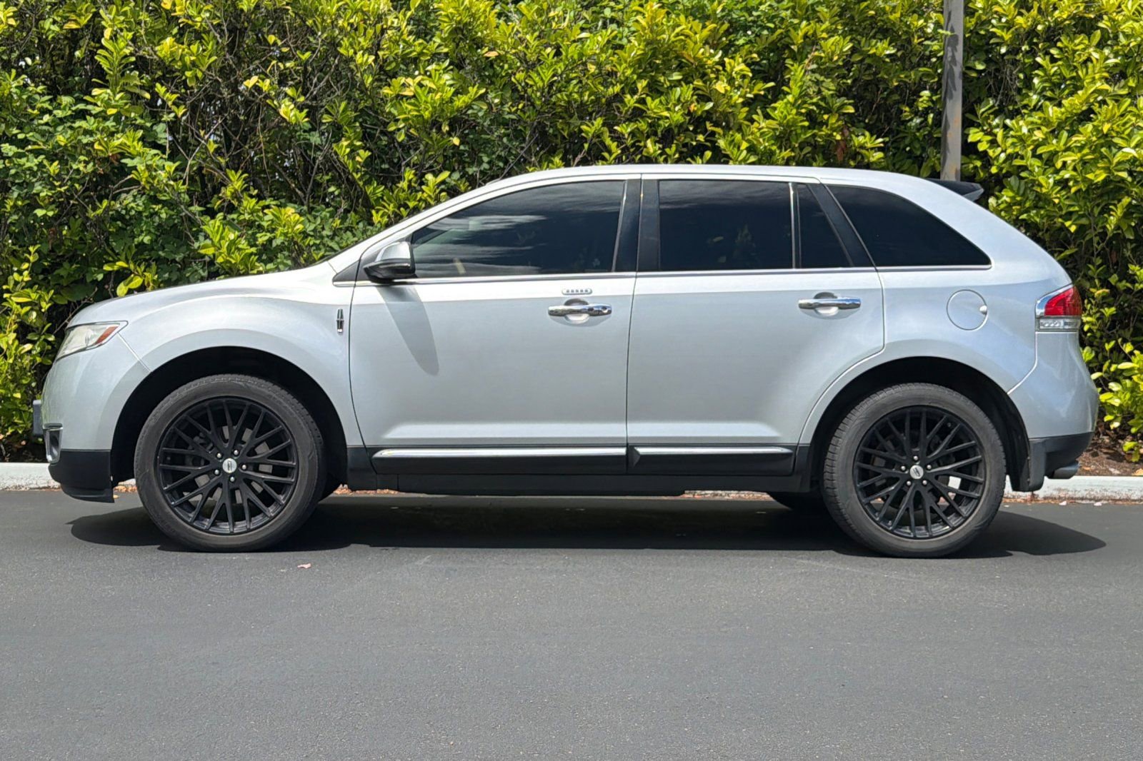 Used 2012 Lincoln MKX AWD image 7