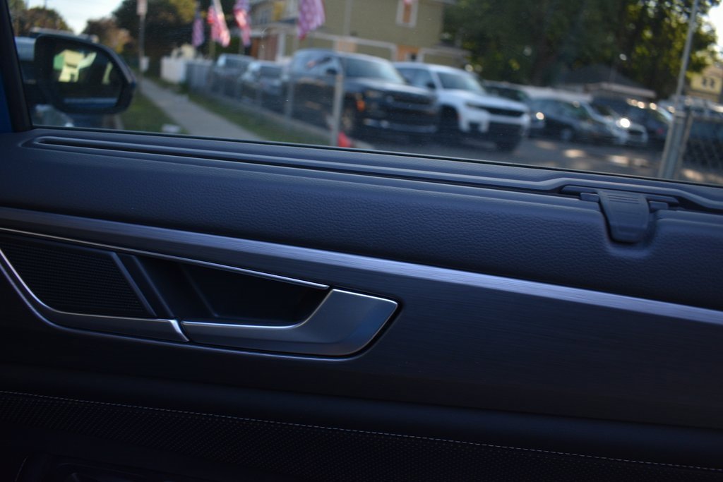 Used 2024 Volkswagen Atlas Cross Sport SE image 27