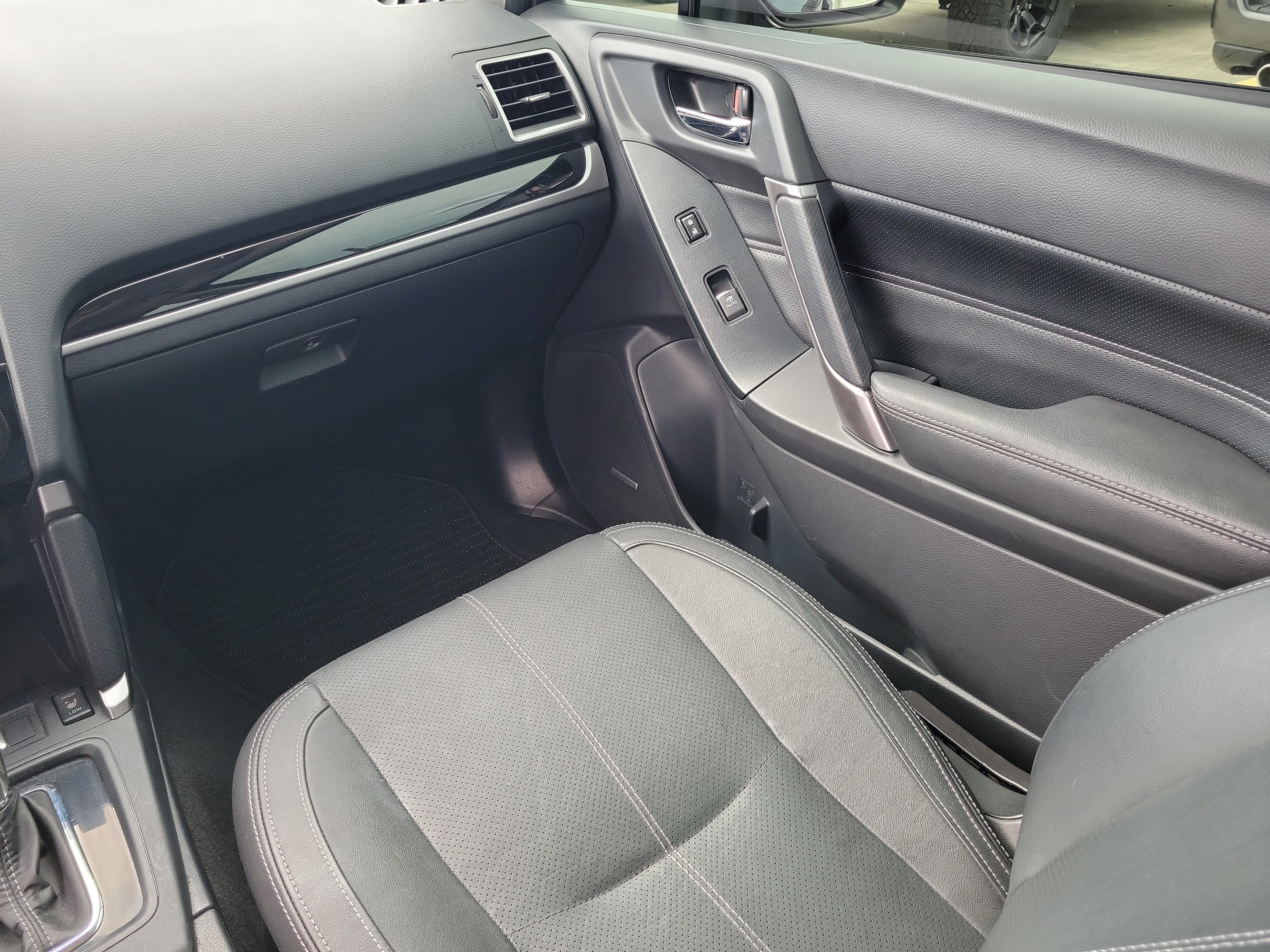 Used 2018 Subaru Forester 2.5i Touring AWD/4WD image 16