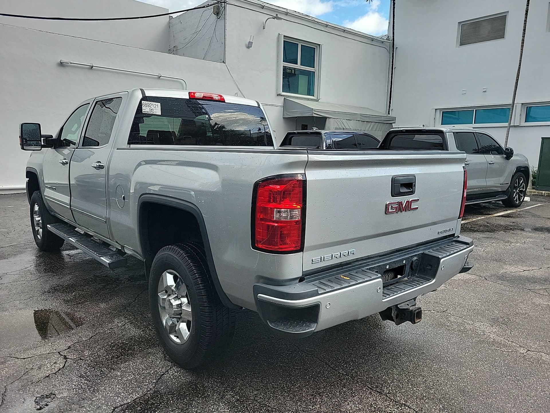 Used 2018 GMC Sierra 2500 Denali w/ Duramax Plus Package AWD/4WD image 16