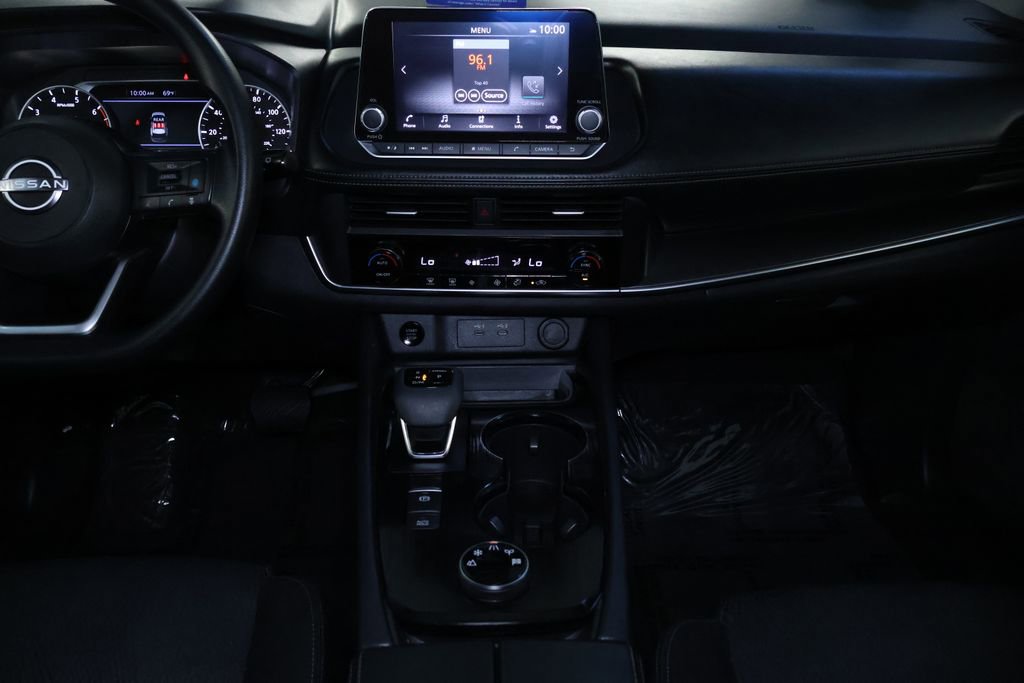 Used 2024 Nissan Rogue SV image 18