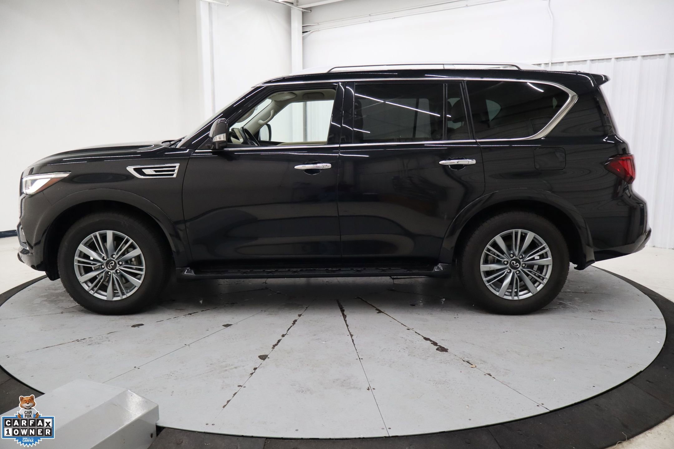 Used 2023 INFINITI QX80 Luxe w/ Cargo Package image 9