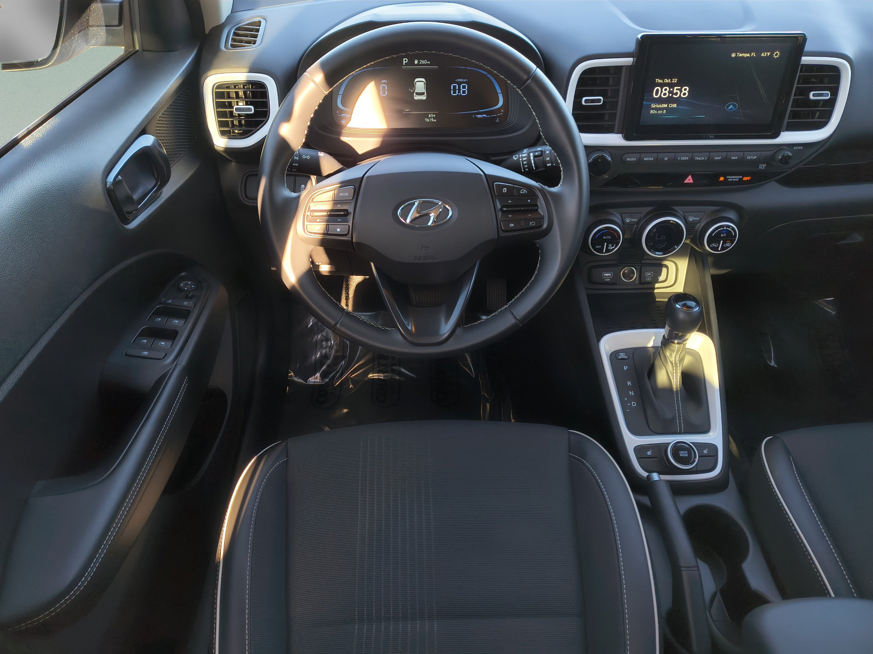 Certified 2023 Hyundai Venue Limited FWD image 11