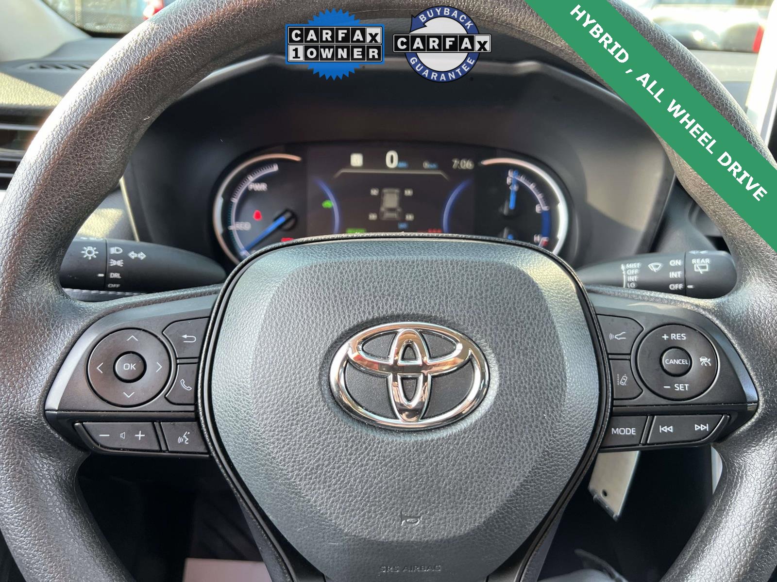 Used 2025 Toyota RAV4 LE image 25