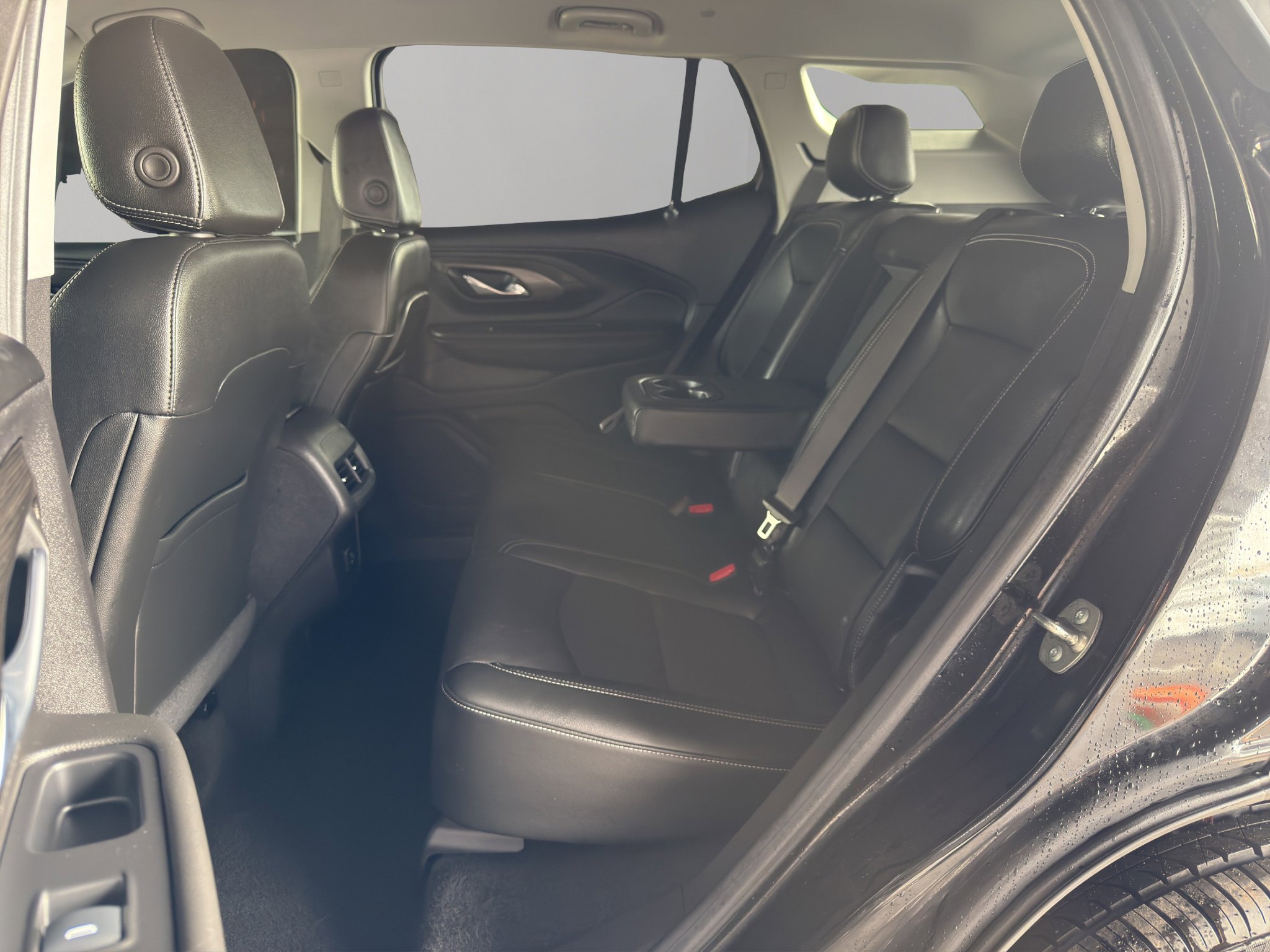 Used 2024 GMC Terrain SLT w/ Infotainment Package II image 13