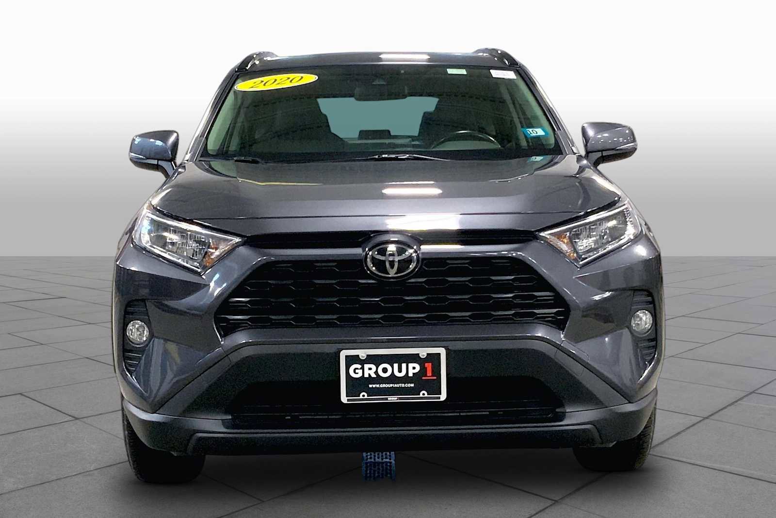 Used 2020 Toyota RAV4 XLE w/ Convenience Package AWD/4WD image 4
