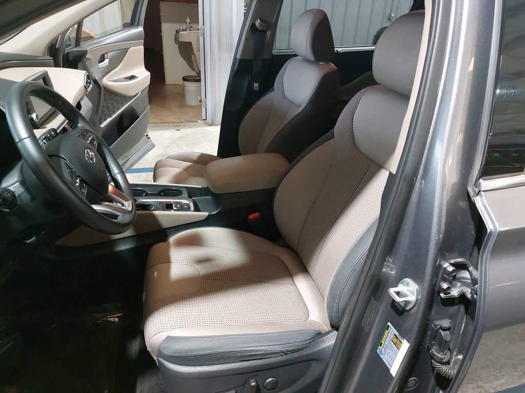 Used 2019 Hyundai Santa Fe SEL FWD image 16