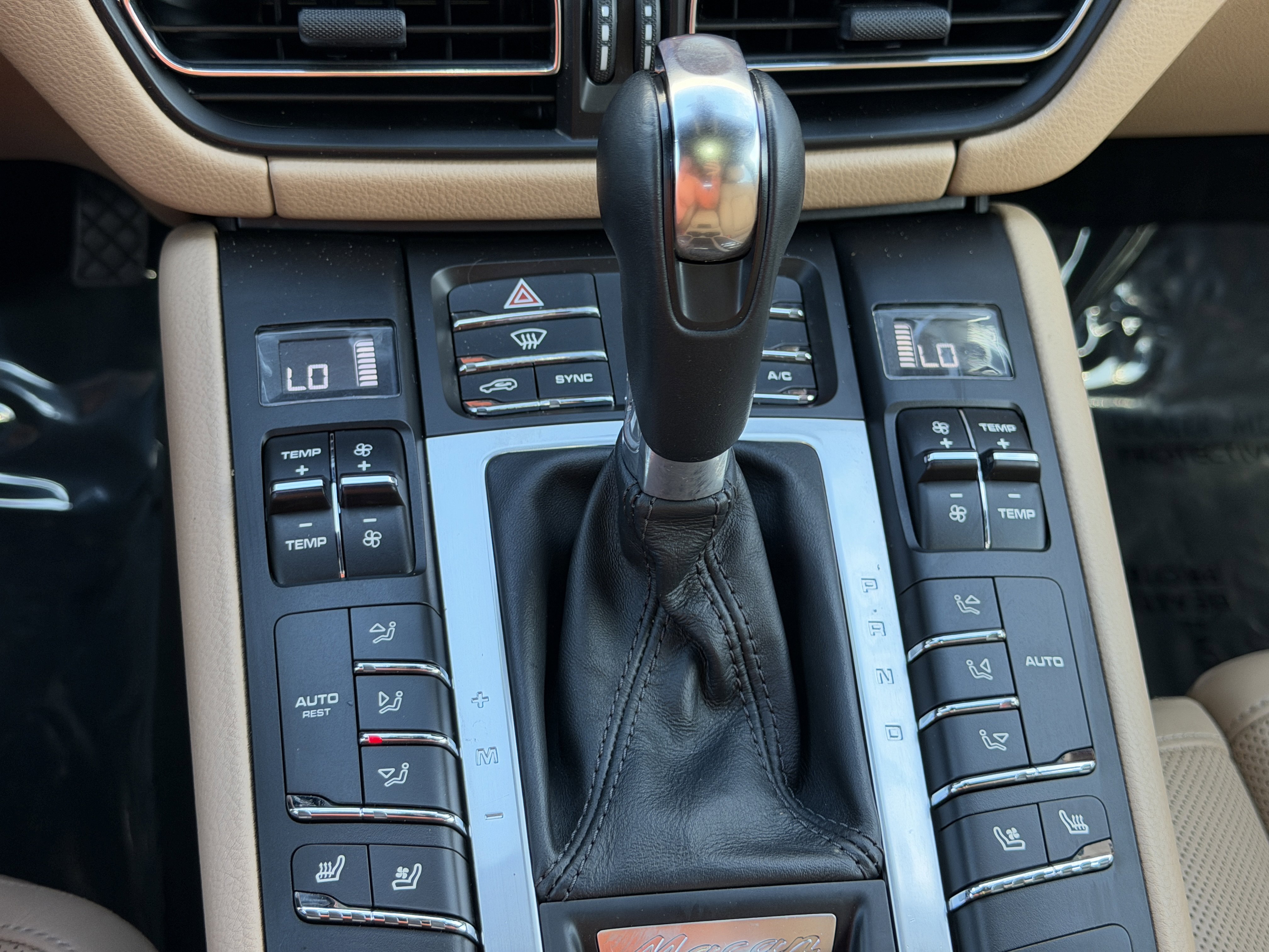 Certified 2021 Porsche Macan S image 31