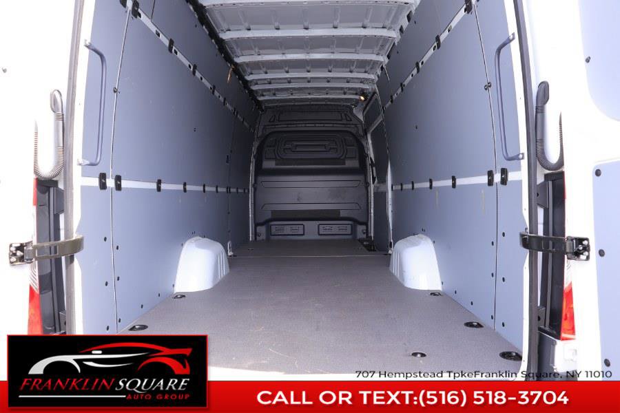 Used 2024 Mercedes-Benz Sprinter 2500 image 13