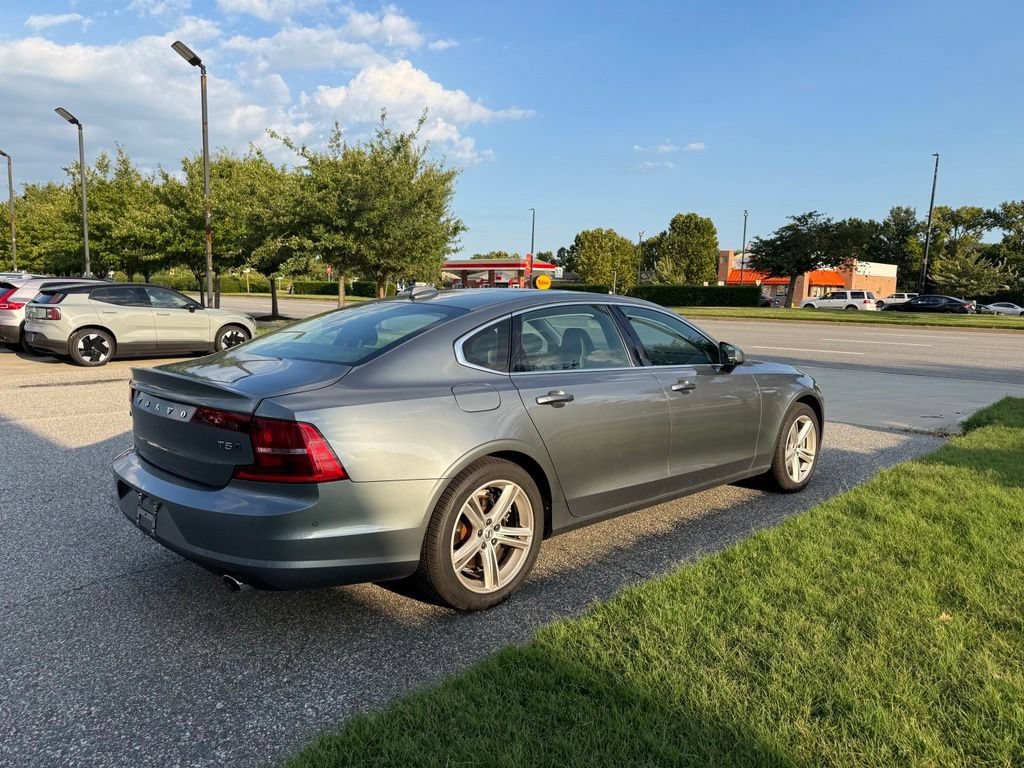 Used 2018 Volvo S90 T5 Momentum w/ Convenience Package AWD/4WD image 2