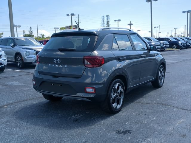 Used 2025 Hyundai Venue Limited FWD image 6