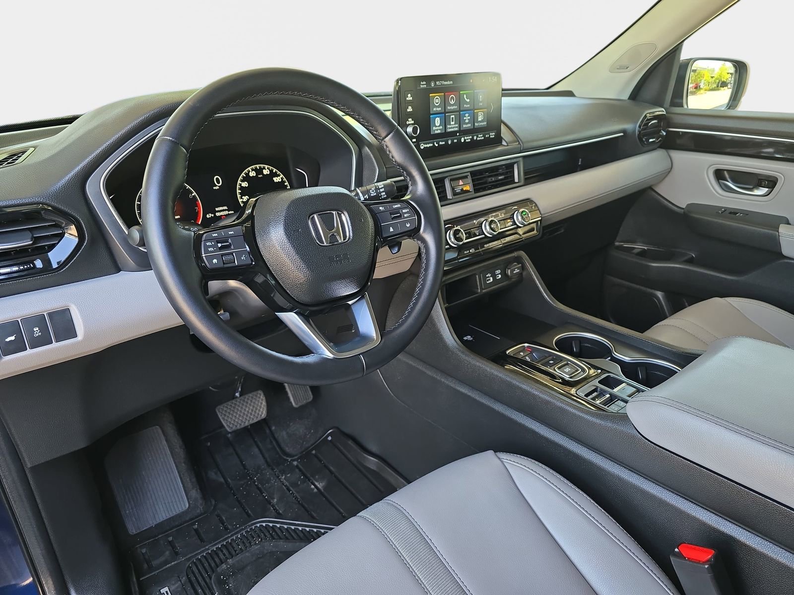 Certified 2025 Honda Pilot Touring image 16