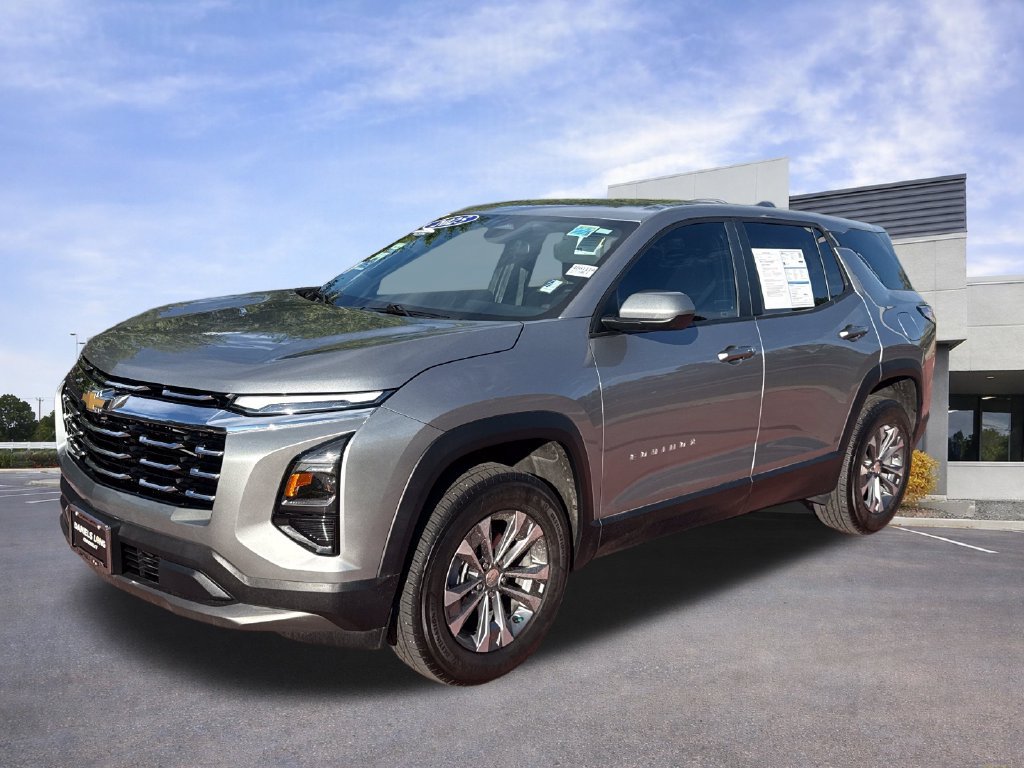 Used 2025 Chevrolet Equinox LT FWD image 4