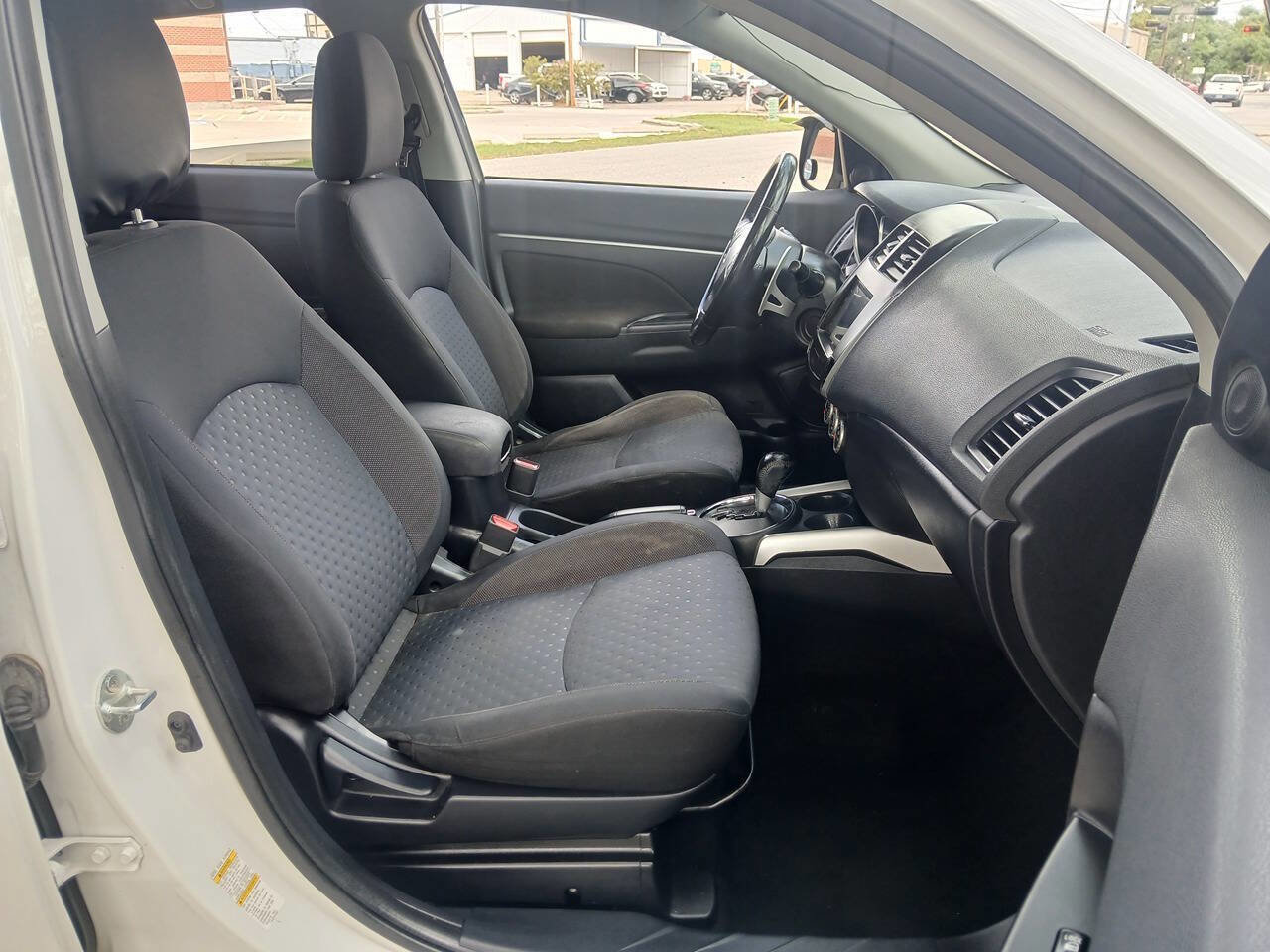 Used 2011 Mitsubishi Outlander Sport SE FWD image 9