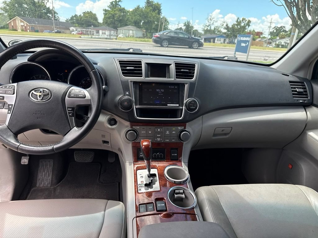 Used 2013 Toyota Highlander Limited FWD image 22
