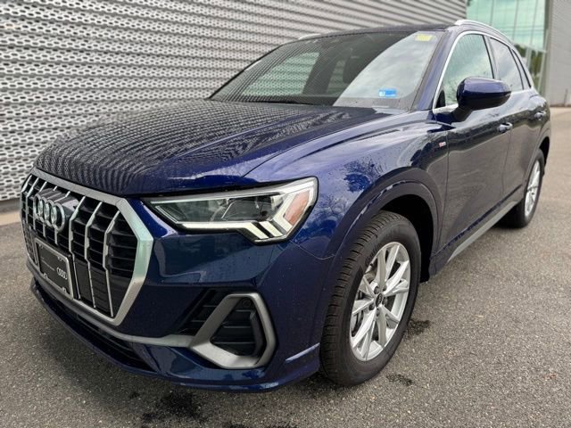Certified 2025 Audi Q3 2.0T Premium Plus w/ Premium Plus Package