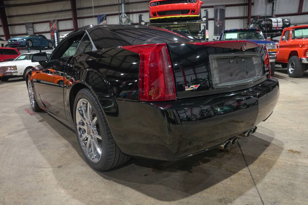 Used 2008 Cadillac XLR V RWD image 22