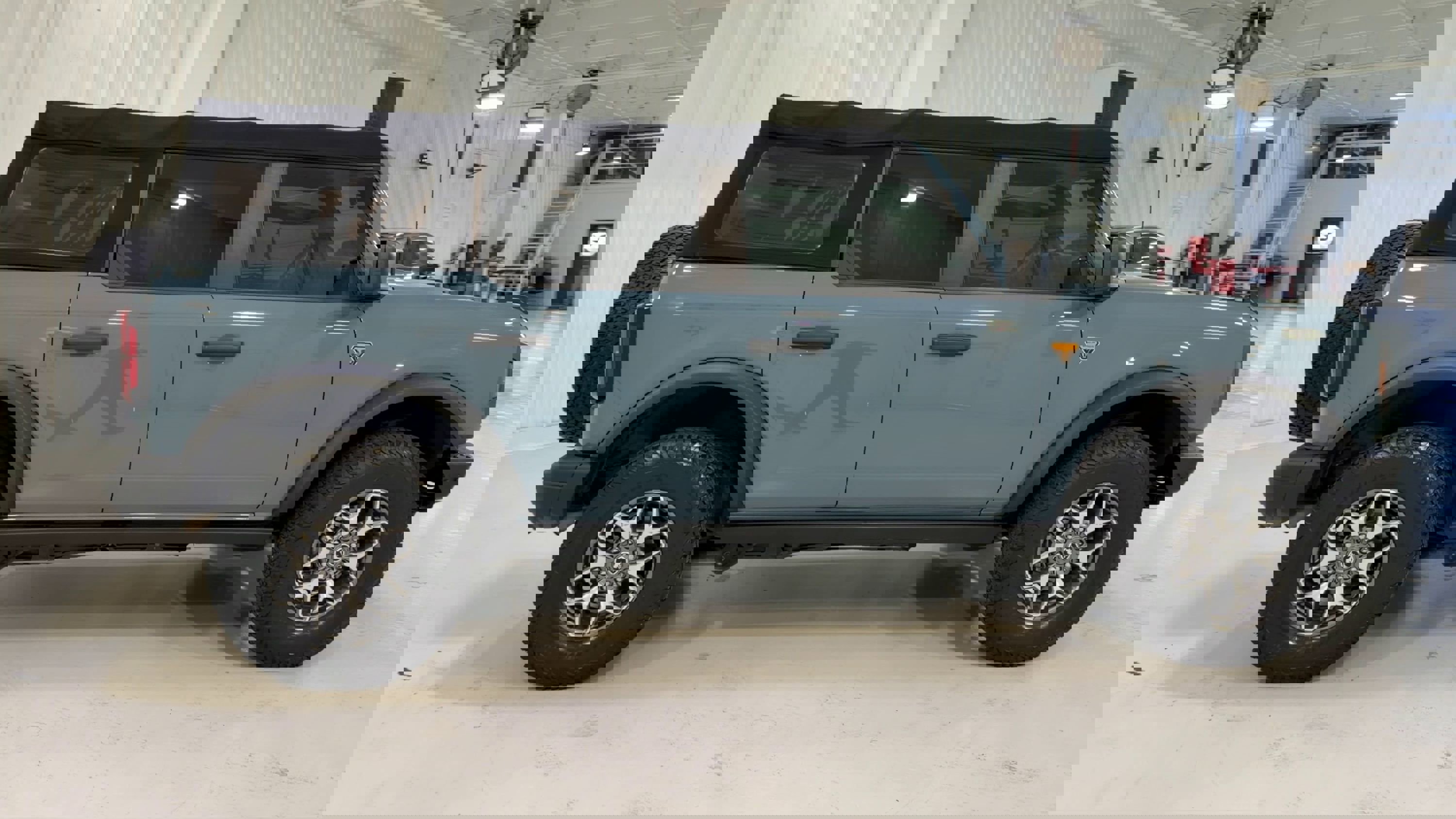 Used 2022 Ford Bronco Badlands image 2