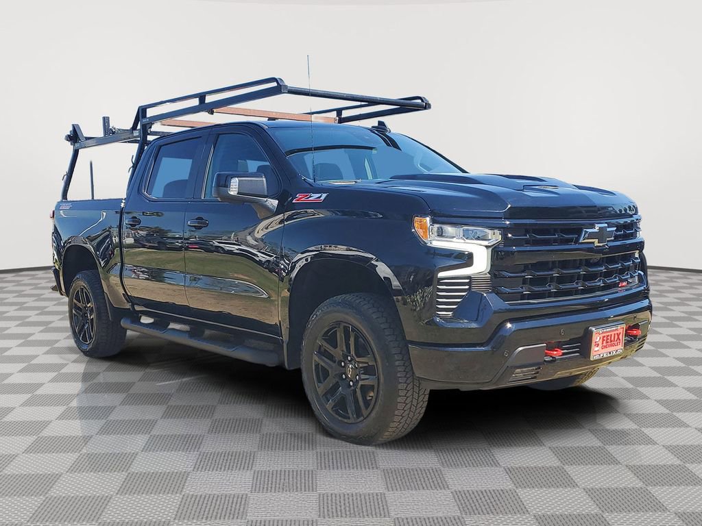 Used 2025 Chevrolet Silverado 1500 LT Trail Boss w/ LT Trail Boss Premium Package image 2
