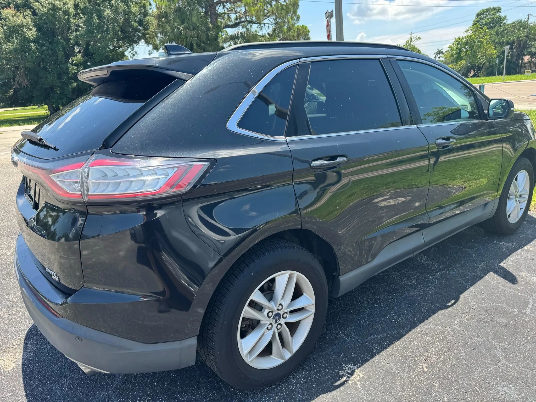 Used 2015 Ford Edge SEL w/ Equipment Group 201A image 2
