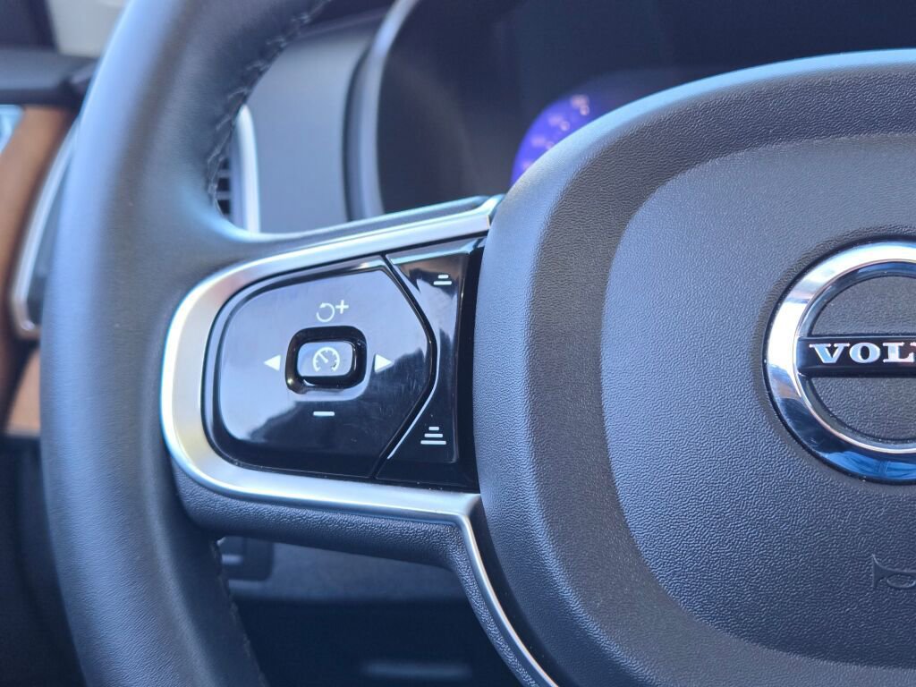 Used 2023 Volvo XC90 T8 Core image 45
