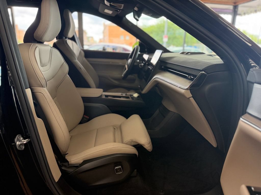Used 2025 Volvo EX90 Plus AWD/4WD image 17