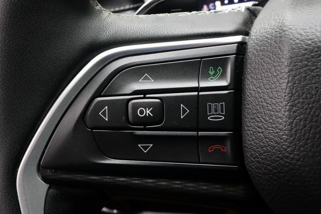 Used 2024 Jeep Grand Cherokee Altitude image 26