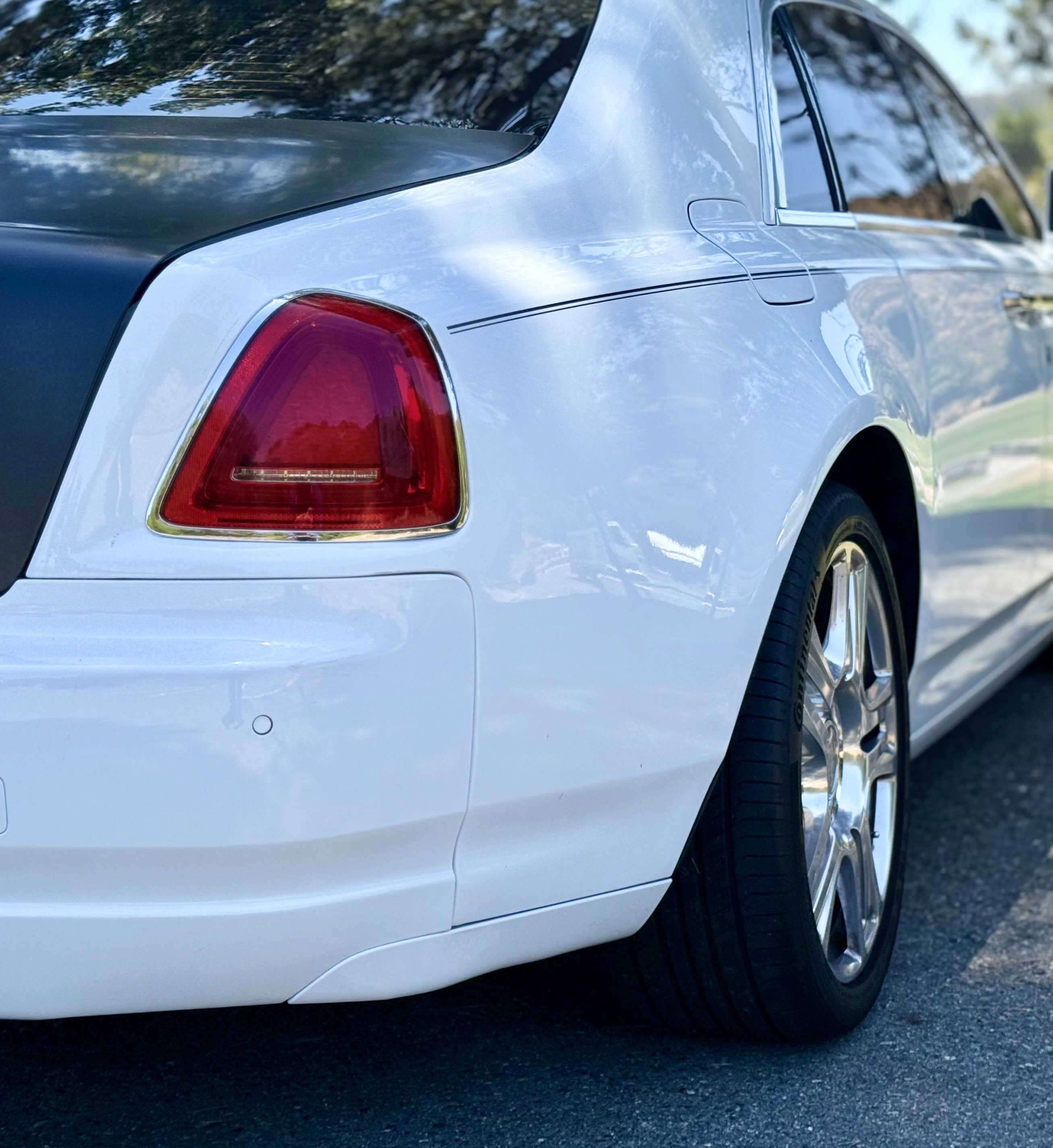 Used 2016 Rolls-Royce Ghost RWD image 16