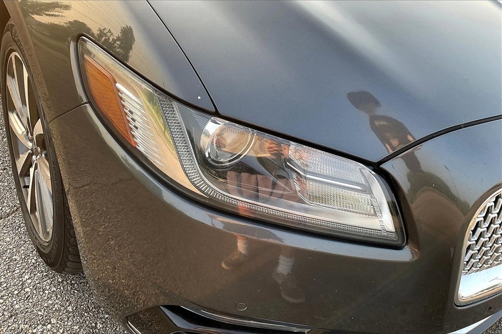 Used 2019 Lincoln Continental Premiere image 28