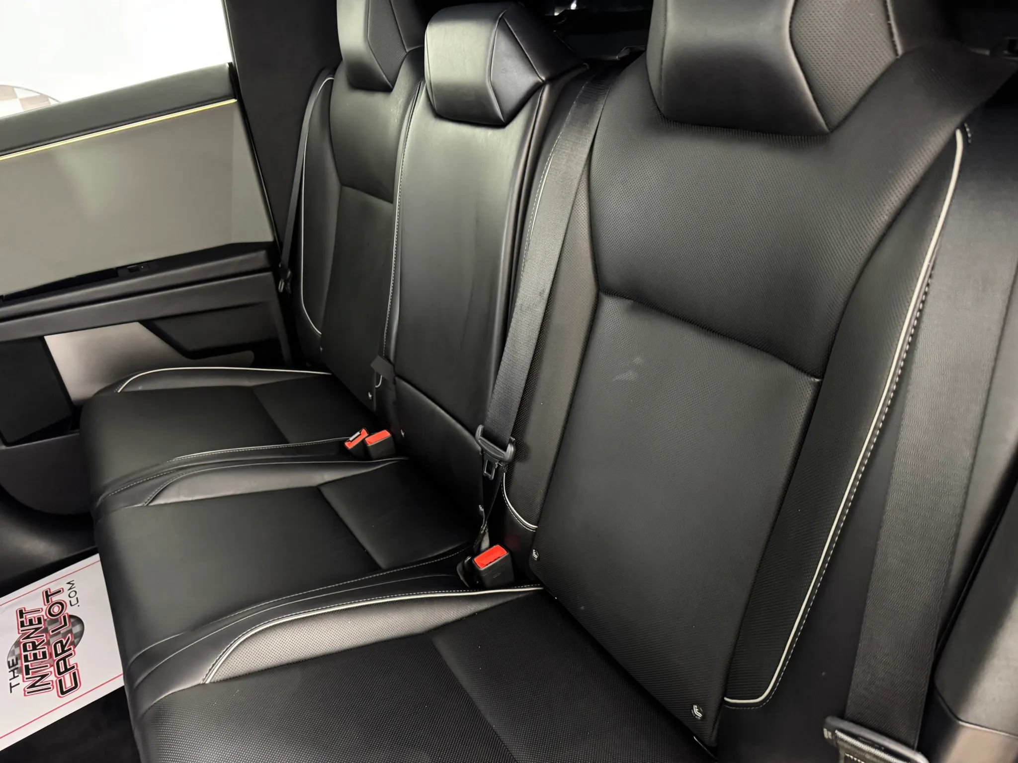 Used 2024 Tesla Cybertruck AWD Crew Cab image 34