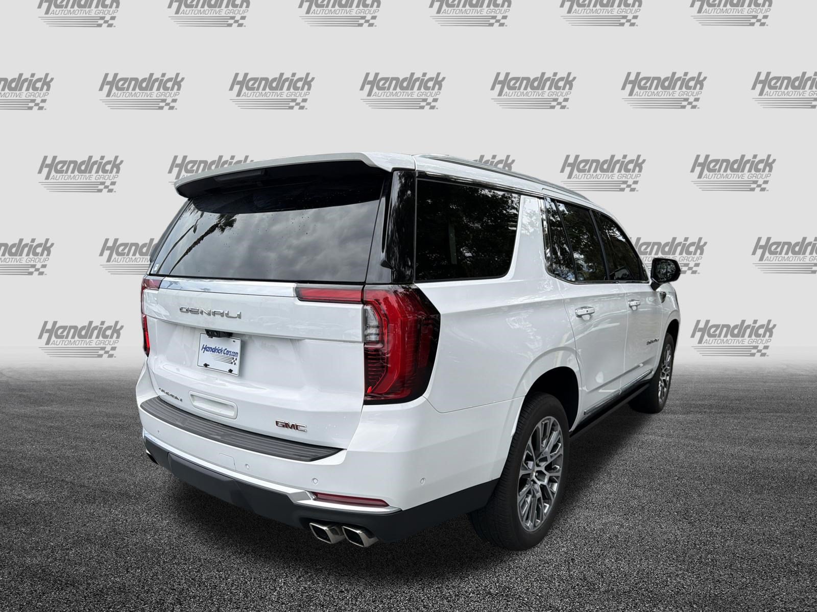 Used 2026 GMC Yukon Denali w/ Denali Reserve Package AWD/4WD image 9