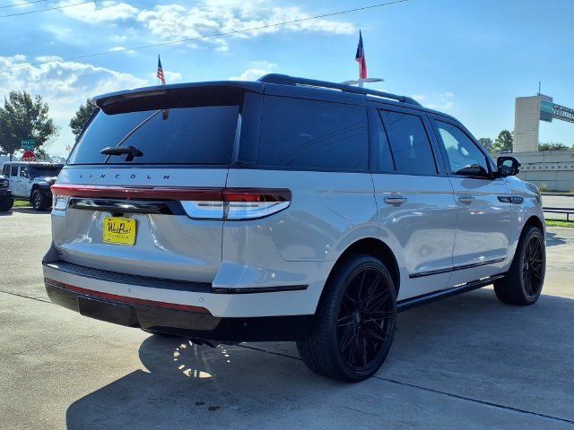 Certified 2023 Lincoln Navigator Reserve RWD image 2