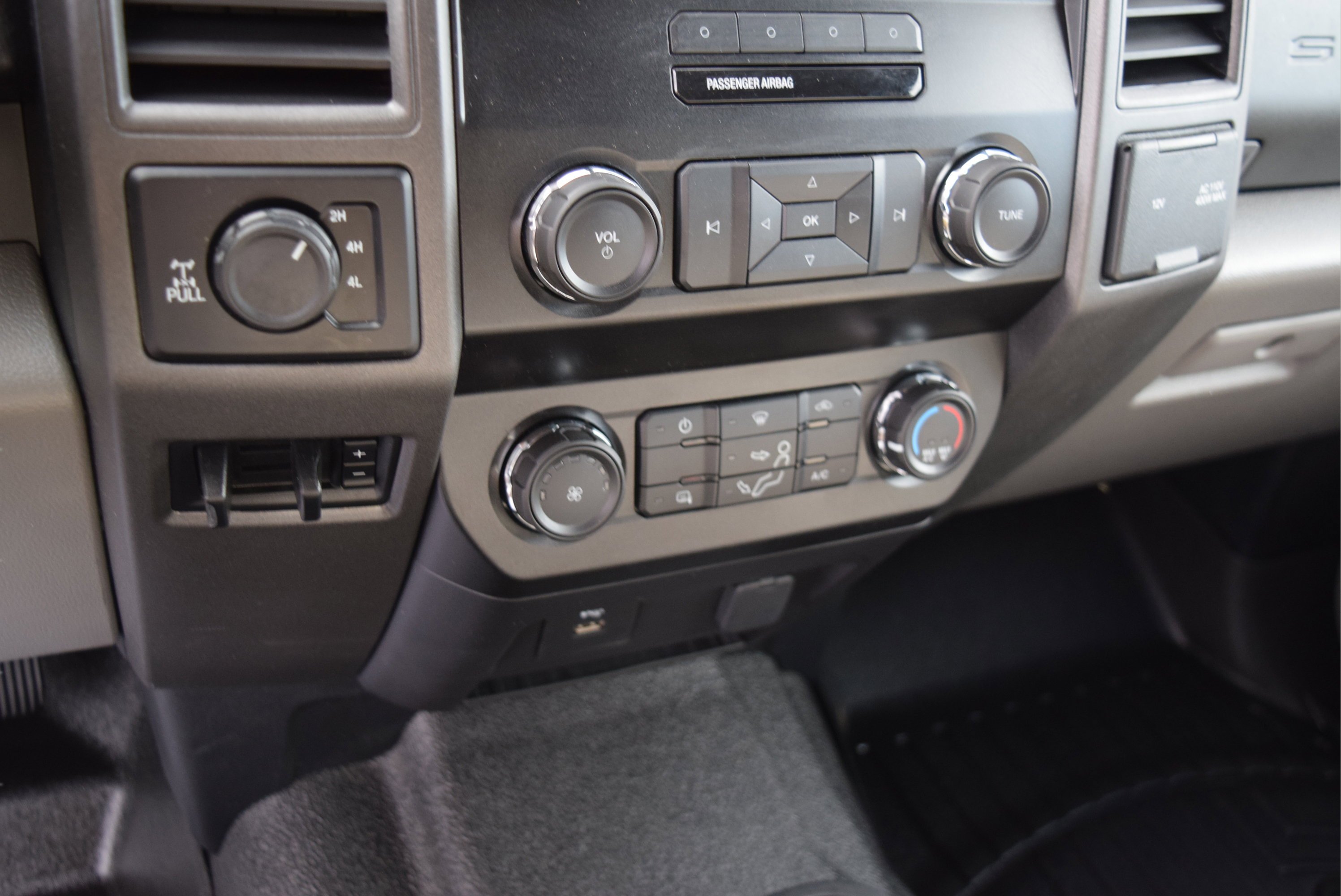Used 2019 Ford F250 XL w/ XL Value Package AWD/4WD image 14