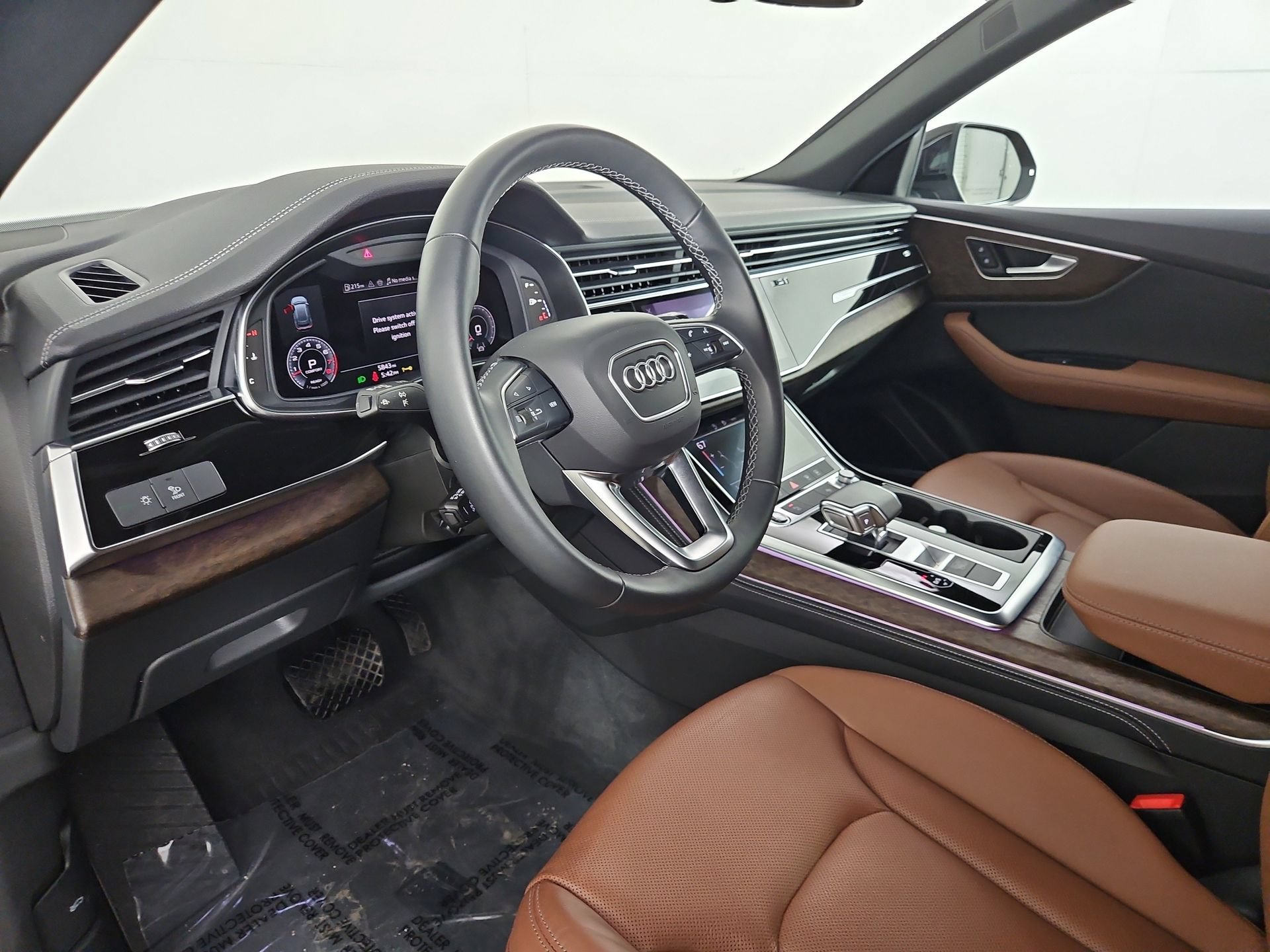Certified 2025 Audi Q8 Premium Plus w/ Premium Plus Package AWD/4WD image 15