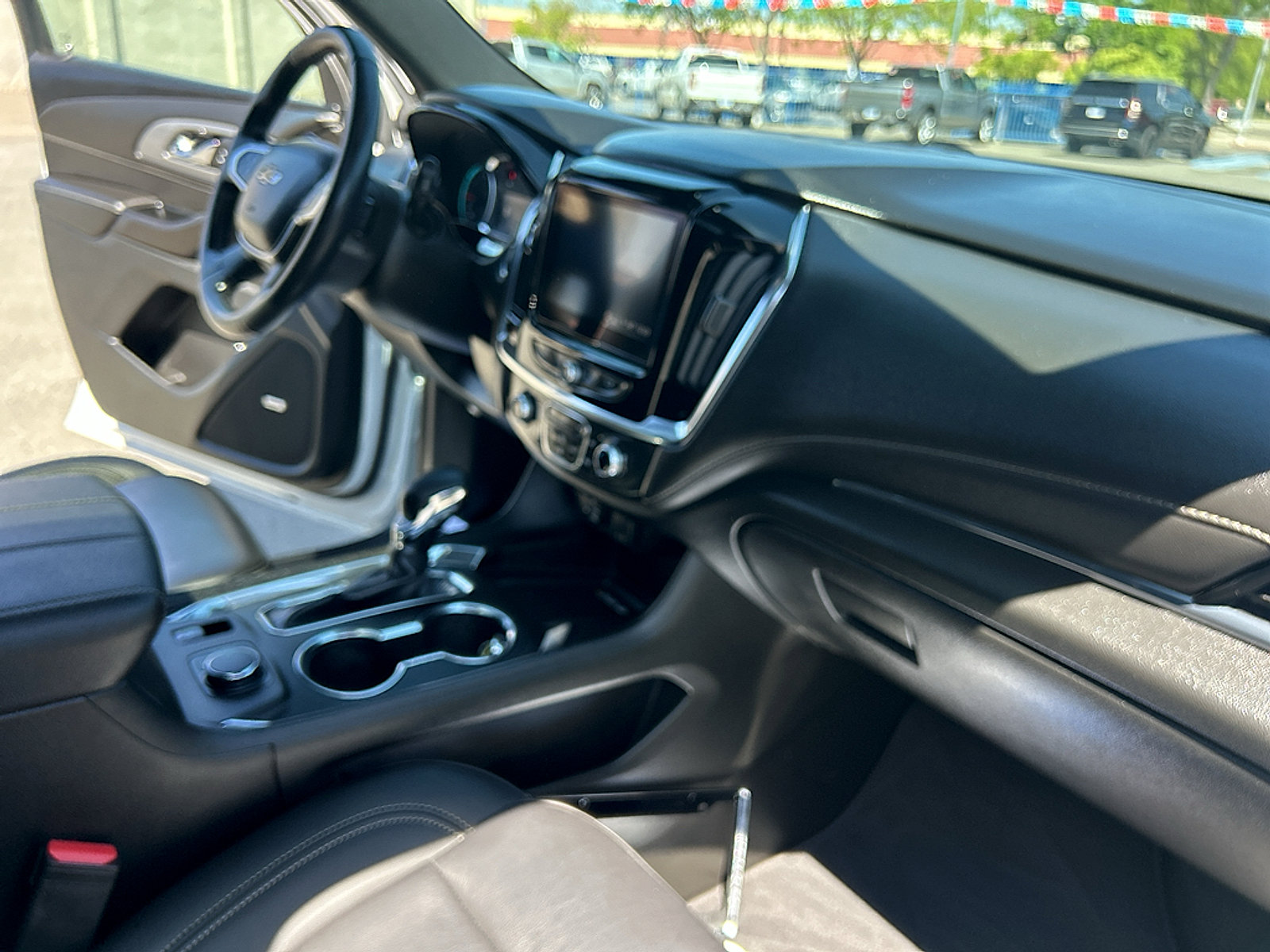 Used 2023 Chevrolet Traverse LT w/ LT Premium Package FWD image 30