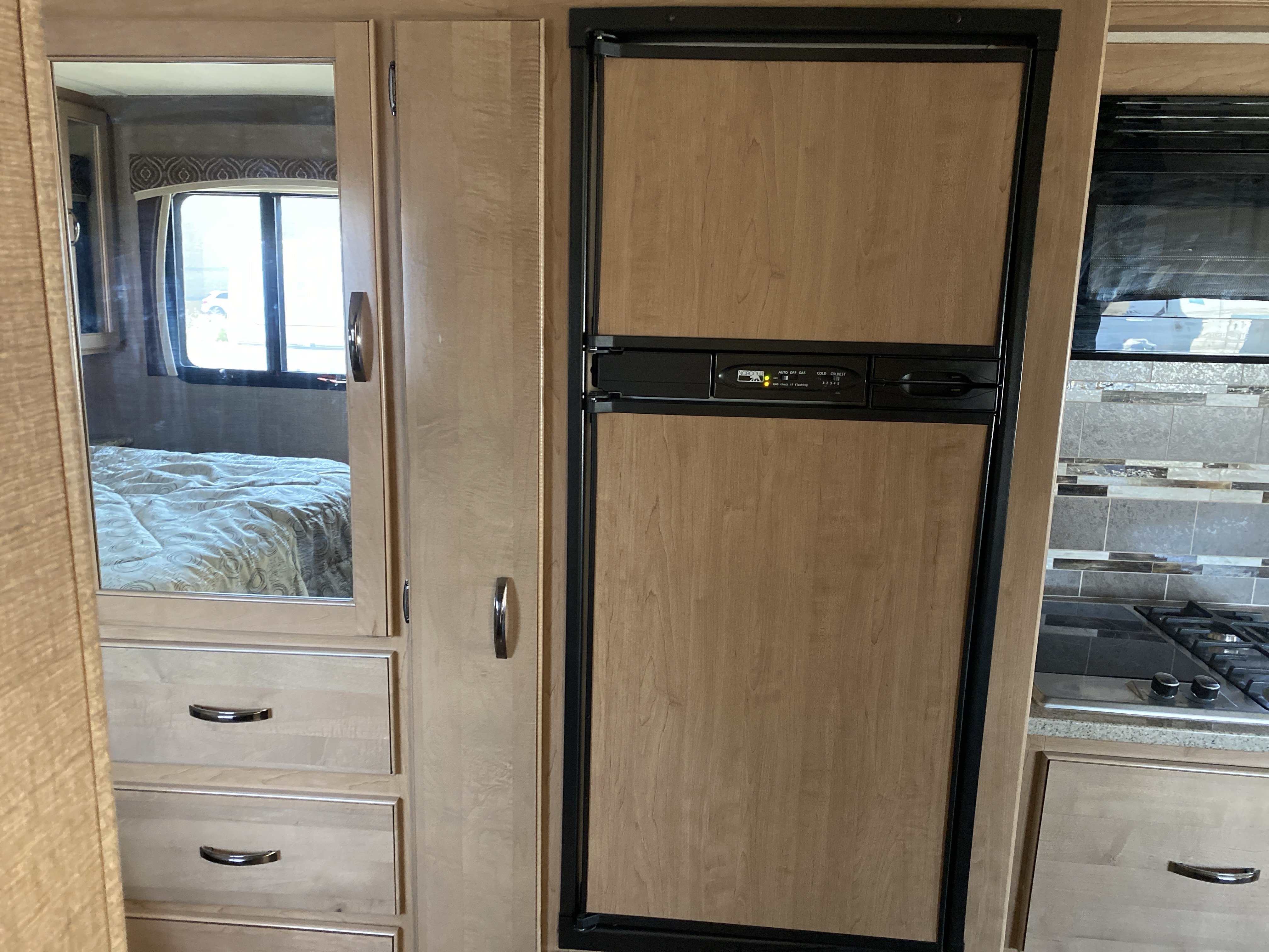 Used 2017 Ford E-450 and Econoline 450 Super Duty w/ Motorhome Prep Package RWD image 13