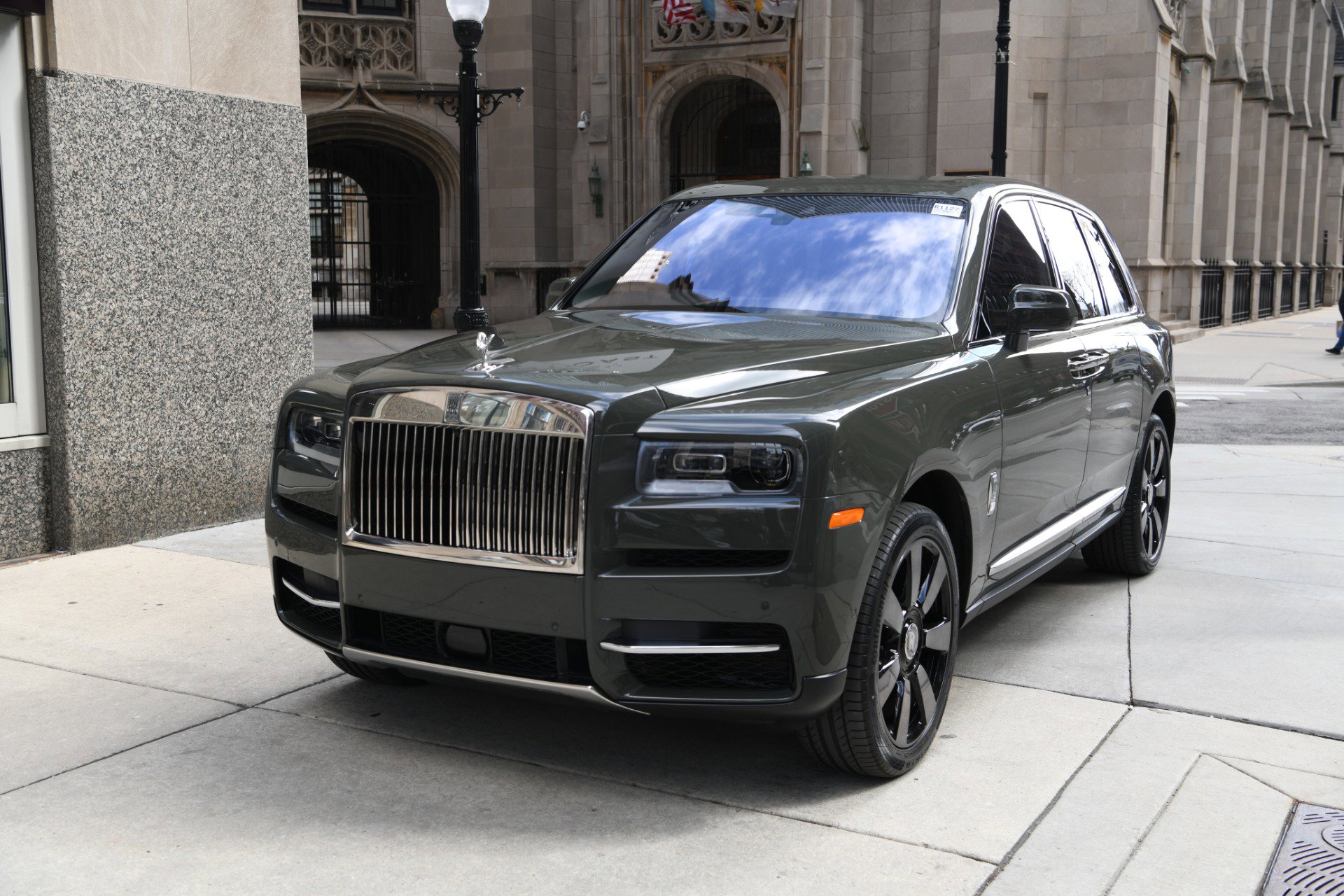 Used 2024 Rolls-Royce Cullinan w/ Technology Package