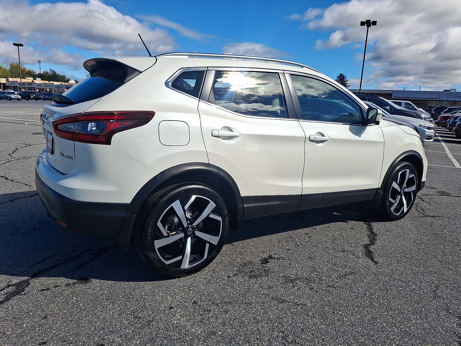 Used 2020 Nissan Rogue Sport SL w/ Premium Package AWD/4WD image 6