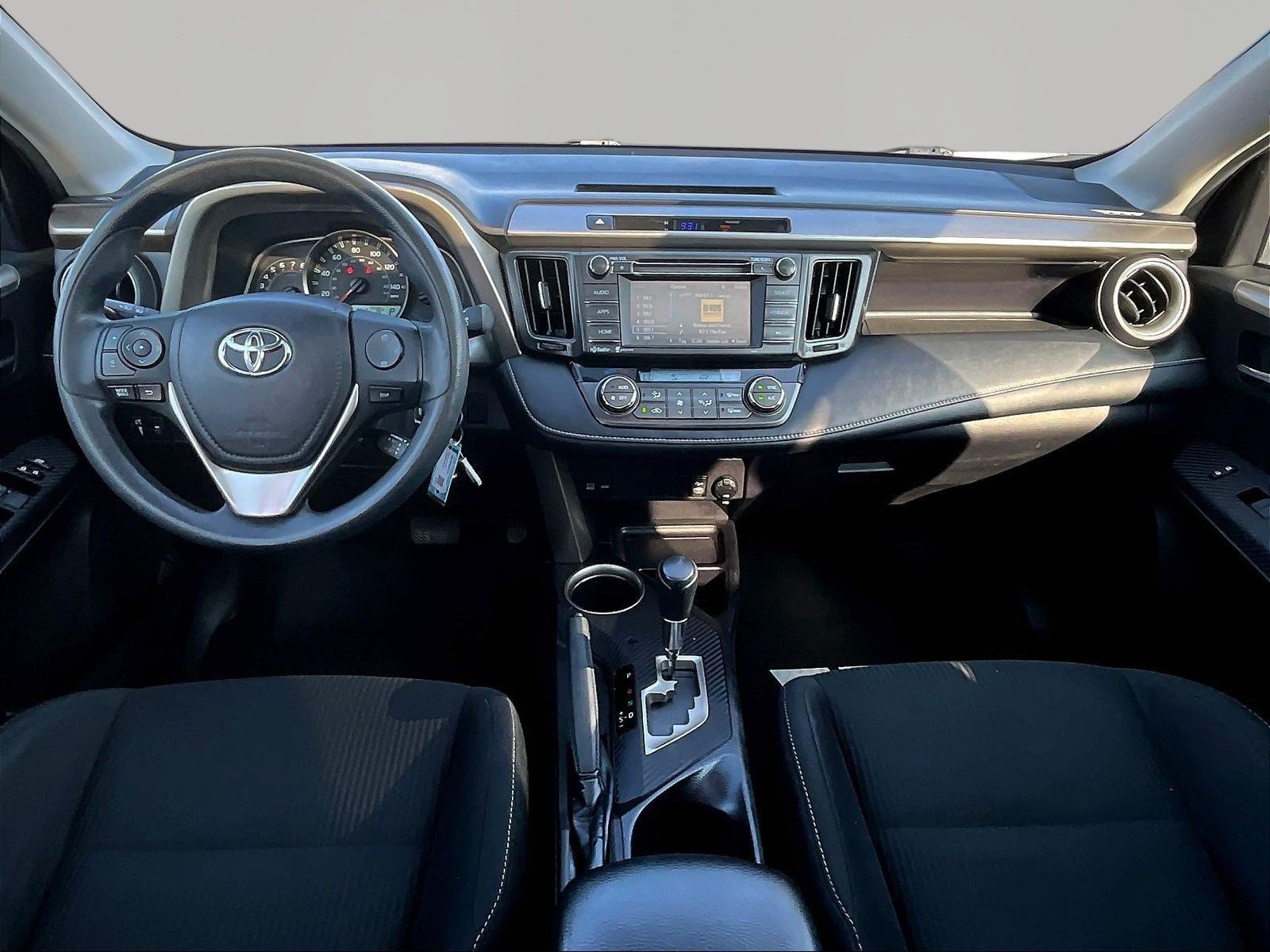 Used 2015 Toyota RAV4 XLE AWD/4WD image 7