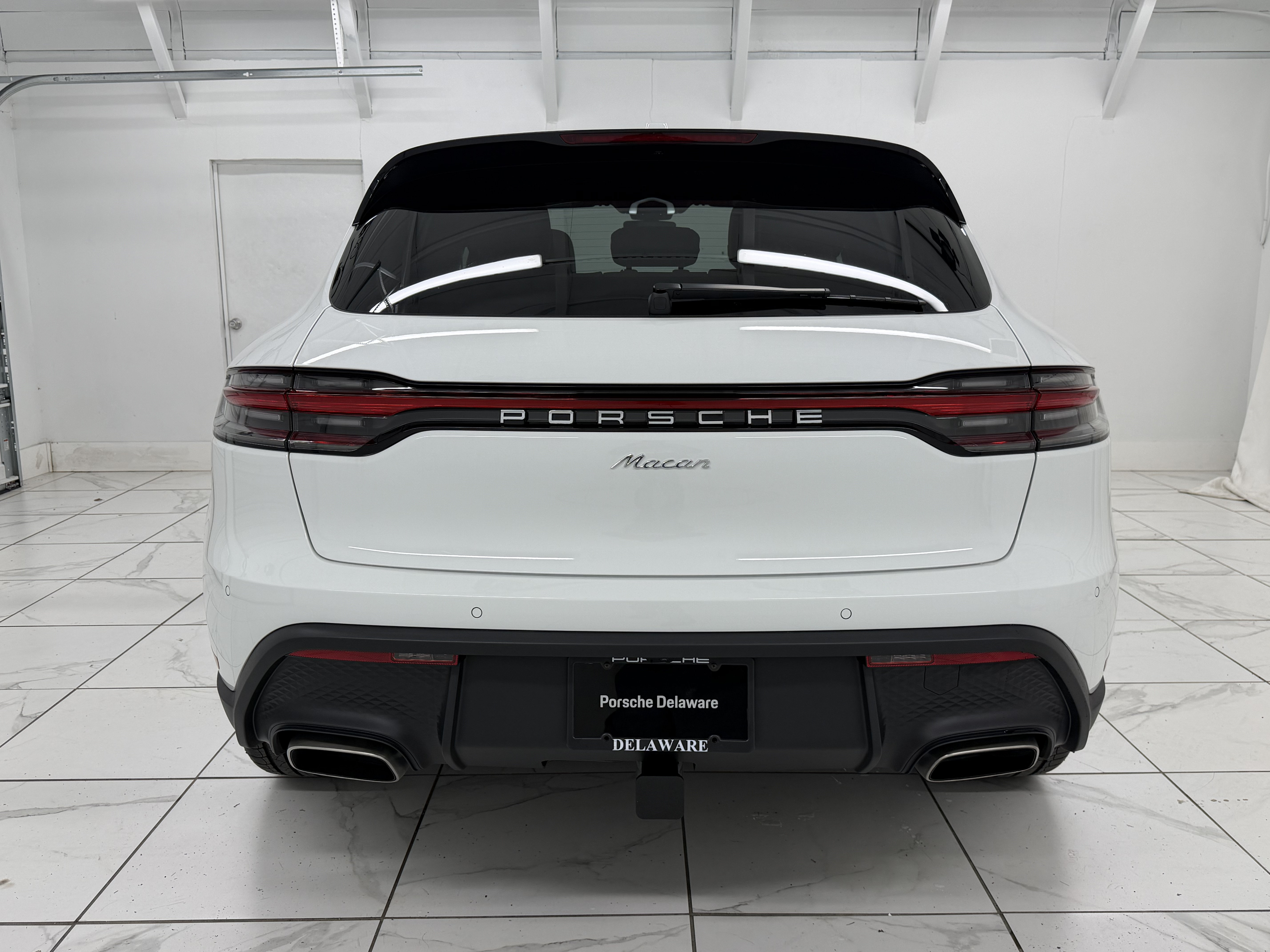 Certified 2026 Porsche Macan AWD/4WD image 13