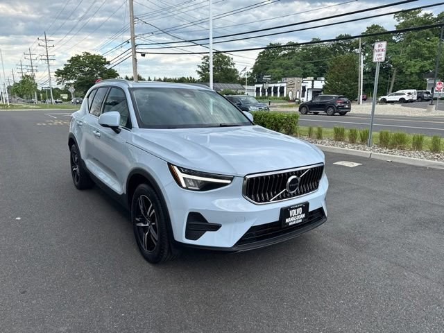 Certified 2025 Volvo XC40 B5 Core AWD/4WD image 6