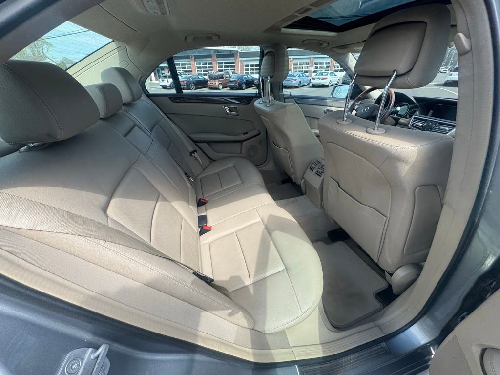 Used 2010 Mercedes-Benz E 350 4MATIC Sedan image 22