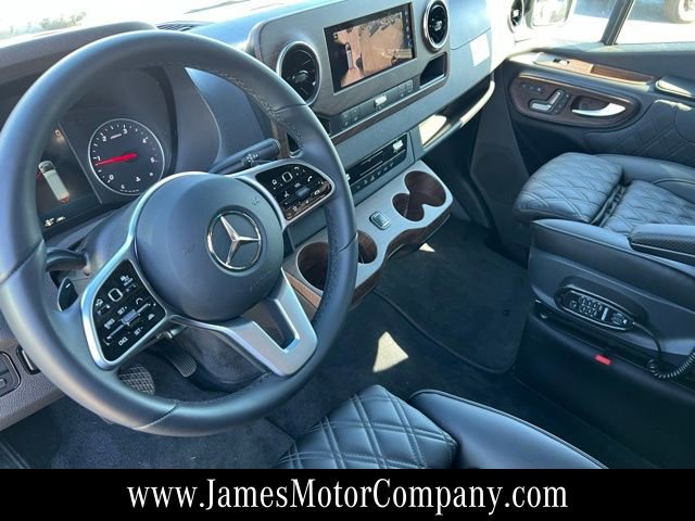 Used 2023 Mercedes-Benz Sprinter 3500 image 17