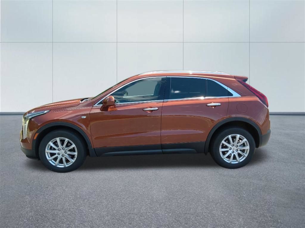 Used 2019 Cadillac XT4 Luxury w/ Cold Weather Package AWD/4WD image 2