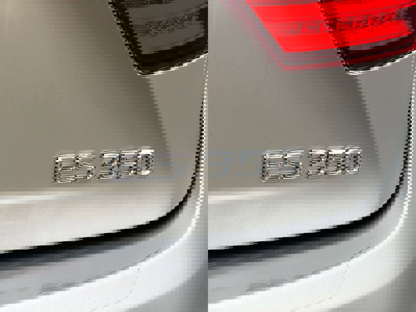 Used 2015 Lexus ES 350 w/ Premium Package FWD image 13